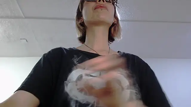 Snapshot of Summer_Rosee chatting on 11-21-25, 04:05 Summer Rosee online show from 11-21-25, 04:05