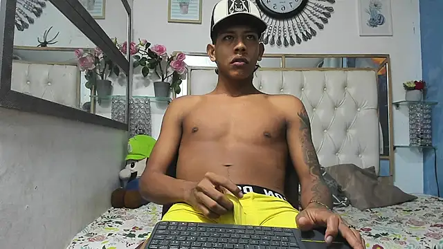 Snapshot of mr_stiven_ chatting on 01-10-25, 04:33 mr stiven online show from 01-10-25, 04:33