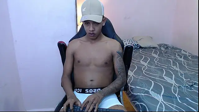 Snapshot of mr_stiven_ chatting on 02-01-25, 06:10 mr stiven online show from 02-01-25, 06:10
