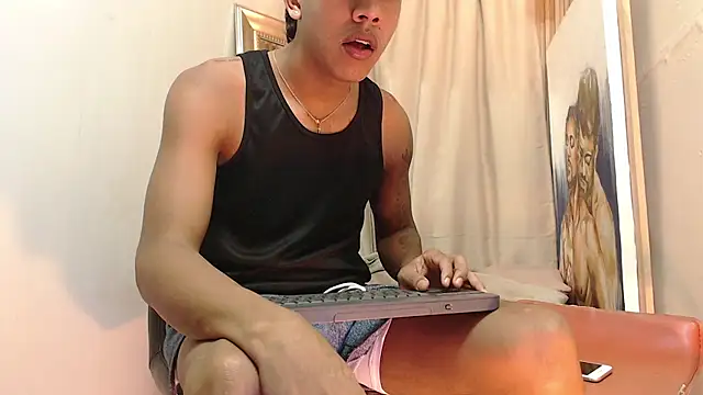 Snapshot of mr_stiven_ chatting on 10-15-25, 02:33 mr stiven online show from 10-15-25, 02:33