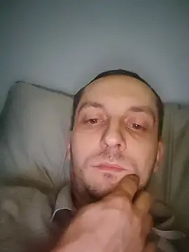 Snapshot of Kondzio chatting on 12-22-25, 11:13 Kondzio online show from 12-22-25, 11:13