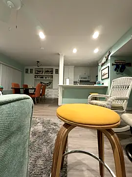 Snapshot of Texascoastedger chatting on 10-25-25, 09:06 Texascoastedger online show from 10-25-25, 09:06