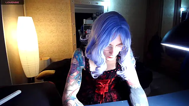 Snapshot of Julia_dolls chatting on 12-20-25, 07:32 Julia dolls online show from 12-20-25, 07:32