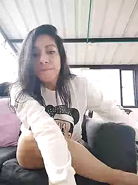 LunaOslon sq online show from 12-31-24, 07:40