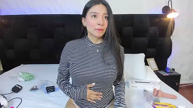 Camila  Gomez online show from 01-13-26, 12:32