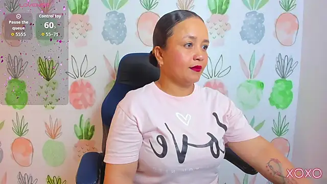 Snapshot of linda_rios_ chatting on 10-21-25, 07:14 linda rios online show from 10-21-25, 07:14