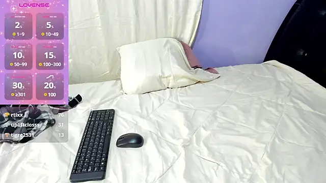 Snapshot of Jenny_Evans82 chatting on 01-13-25, 07:21 Jenny Evans82 online show from 01-13-25, 07:21