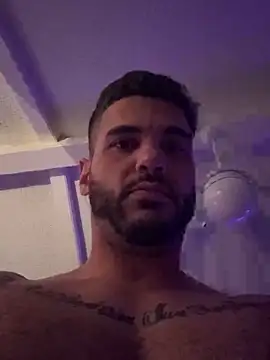 Snapshot of Strokeking4u chatting on 12-23-25, 07:50 Strokeking4u online show from 12-23-25, 07:50