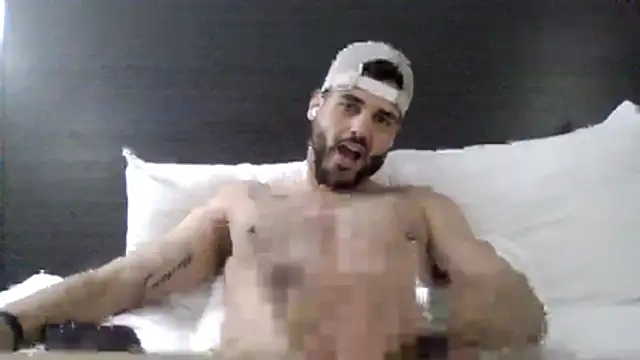 Snapshot of Strokeking4u chatting on 02-18-26, 10:50 Strokeking4u online show from 02-18-26, 10:50