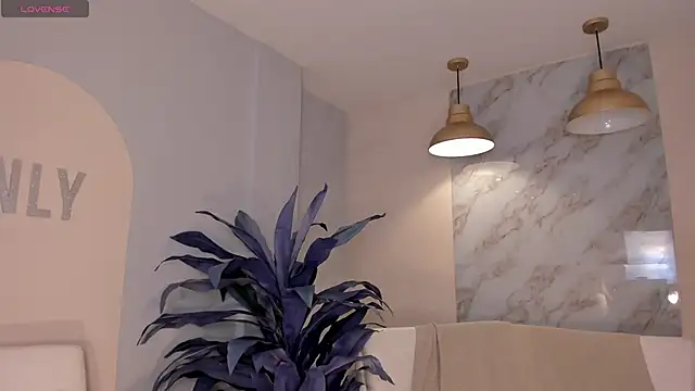 MiaFarrell  online show from 03-04-25, 07:01