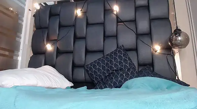 africa holmes online show from 01-18-25, 04:48