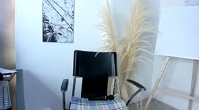 africa holmes online show from 02-27-25, 01:48