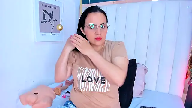 africa holmes online show from 02-04-26, 02:17