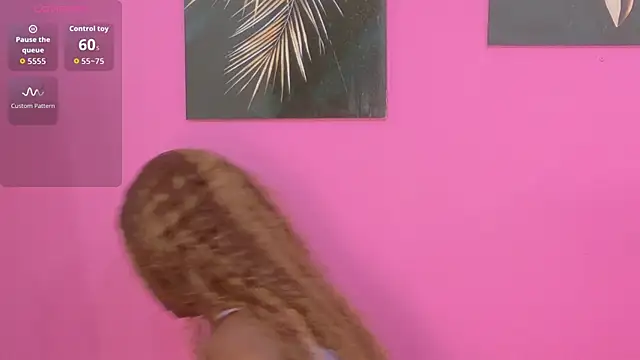 Snapshot of kinkyandsavage chatting on 11-22-25, 07:02 kinkyandsavage online show from 11-22-25, 07:02