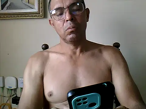 Snapshot of Alex011277 chatting on 10-01-25, 12:11 Alex011277 online show from 10-01-25, 12:11