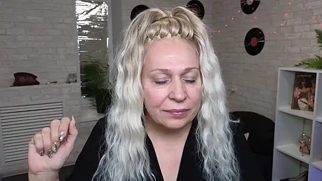 Penelope Pinky online show from 12-26-24, 08:42