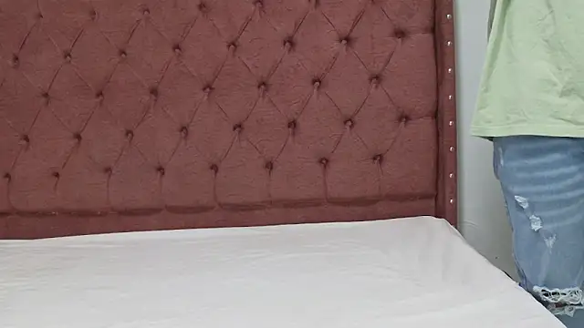 Snapshot of lau_hotfox chatting on 03-11-25, 01:26 lau hotfox online show from 03-11-25, 01:26