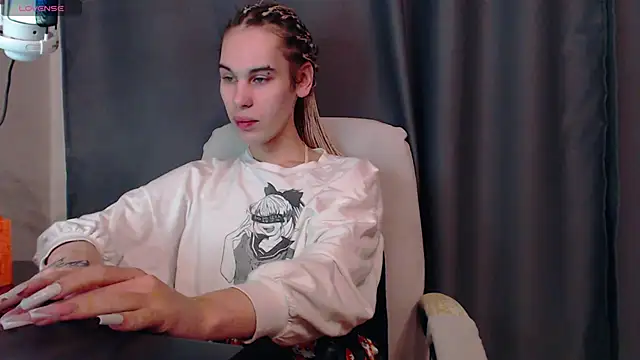 Snapshot of Cassie_Bae chatting on 12-21-24, 01:32 Cassie Bae online show from 12-21-24, 01:32