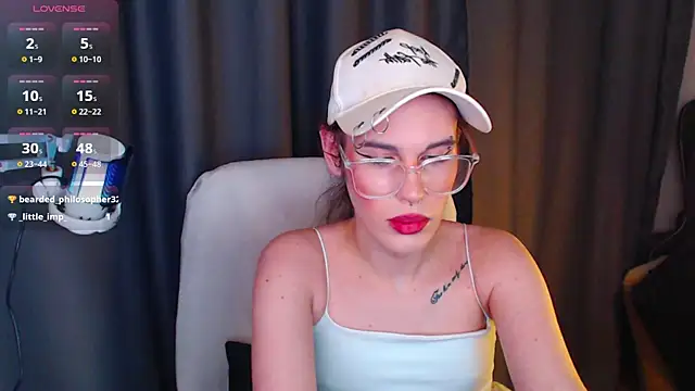 Snapshot of Cassie_Bae chatting on 03-11-25, 12:33 Cassie Bae online show from 03-11-25, 12:33