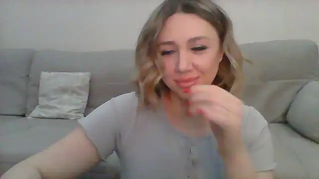 VickyLove047 online show from 03-18-25, 03:53