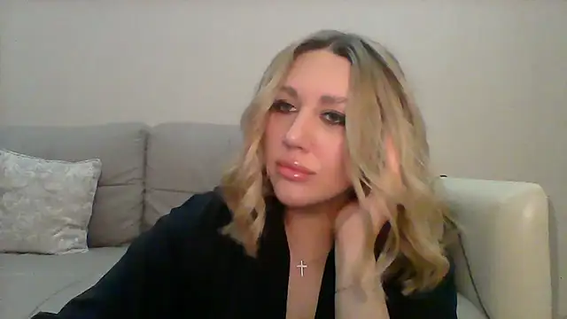 VickyLove047 online show from 09-17-25, 04:08