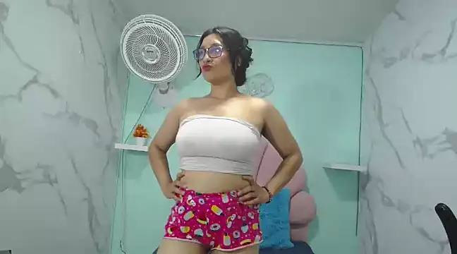 Snapshot of karime_sexygirl chatting on 01-16-25, 08:25 karime sexygirl online show from 01-16-25, 08:25
