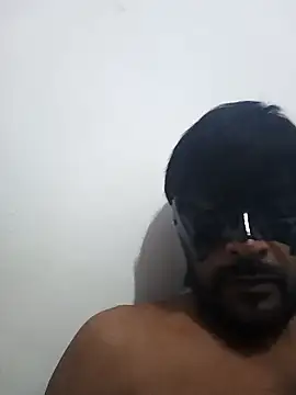 Snapshot of johnsinsexy chatting on 01-01-25, 05:43 johnsinsexy online show from 01-01-25, 05:43