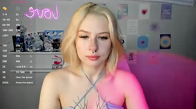 Snapshot of tender_kiitty chatting on 01-02-25, 12:35 tender kiitty online show from 01-02-25, 12:35