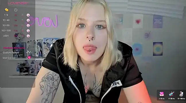 Snapshot of tender_kiitty chatting on 01-18-25, 01:40 tender kiitty online show from 01-18-25, 01:40