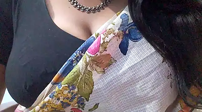 Snapshot of Tamilsathya2024 chatting on 01-08-25, 06:31 Tamilsathya2024 online show from 01-08-25, 06:31