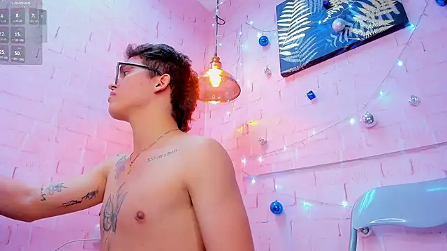 Snapshot of JACK_BLOSSOM_ chatting on 12-19-24, 06:12 JACK BLOSSOM online show from 12-19-24, 06:12