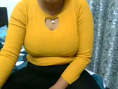 Snapshot of chavi_12 chatting on 01-07-25, 02:10 chavi 12 online show from 01-07-25, 02:10