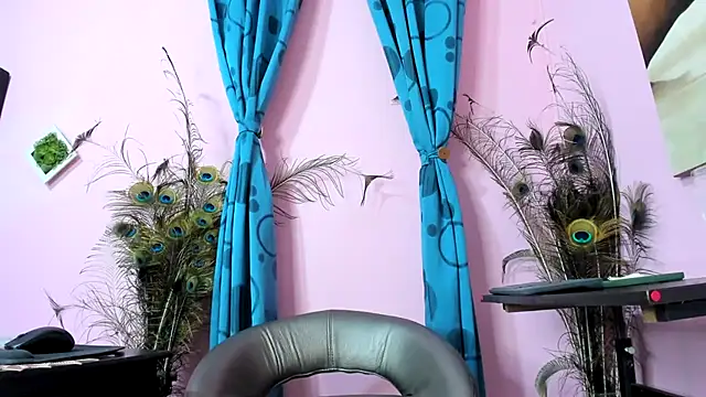 miss--flora online show from 10-22-25, 10:26