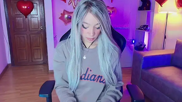 EmmaJhonnsson online show from 02-04-25, 08:28