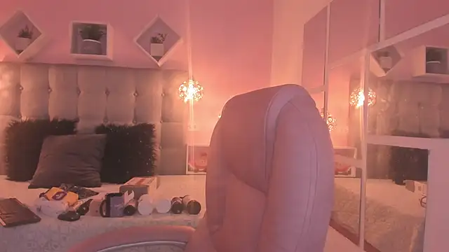 melanie hh online show from 10-14-25, 04:02