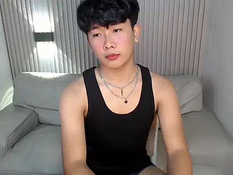 dangerzone0122 online show from 11-19-25, 04:07