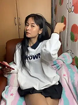 Snapshot of Nn065 chatting on 02-13-25, 10:33 Nn065 online show from 02-13-25, 10:33