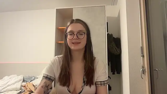 NikaCyberslut online show from 02-18-25, 07:52
