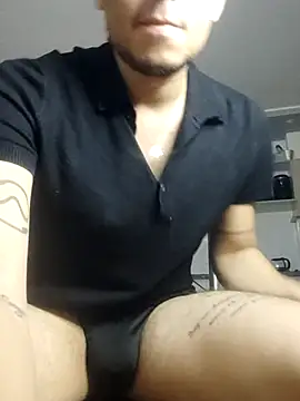 GamerQuinn online show from 12-29-24, 04:16