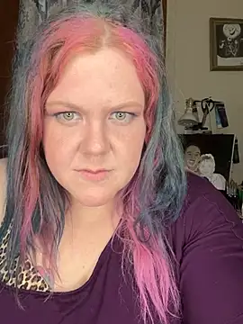 leenieb88 online show from 12-23-24, 04:06