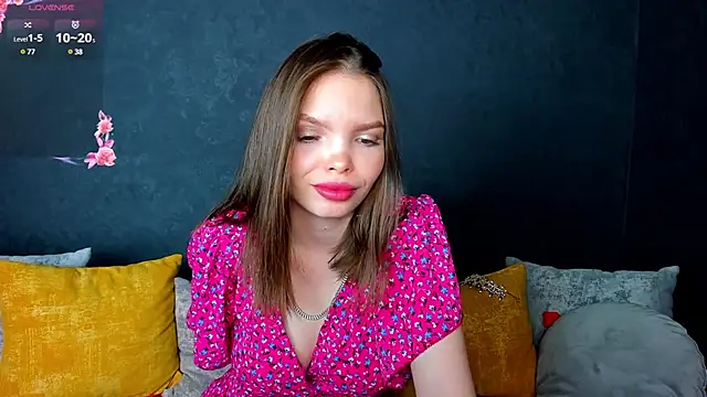 Snapshot of Curvy_Dynamite_ chatting on 02-13-25, 01:19 Curvy Dynamite online show from 02-13-25, 01:19