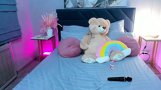 Snapshot of Curvy_Dynamite_ chatting on 10-13-25, 01:16 Curvy Dynamite online show from 10-13-25, 01:16