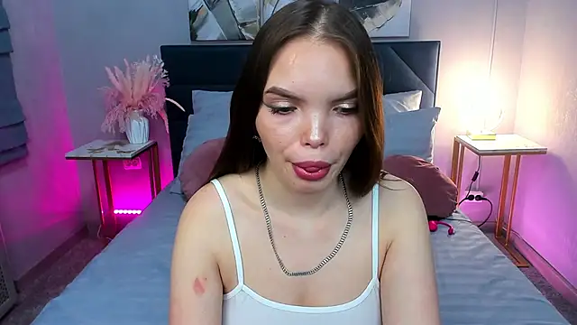 Snapshot of Curvy_Dynamite_ chatting on 10-17-25, 01:09 Curvy Dynamite online show from 10-17-25, 01:09