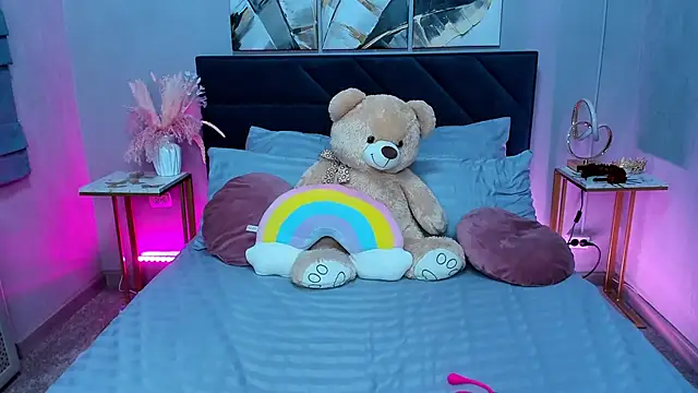 Snapshot of Curvy_Dynamite_ chatting on 11-18-25, 01:11 Curvy Dynamite online show from 11-18-25, 01:11