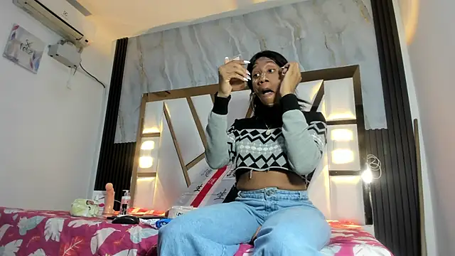 amber diior online show from 09-27-25, 01:43