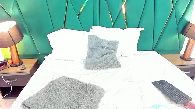 Snapshot of Tamara_Myller chatting on 03-18-25, 12:36 Tamara Myller online show from 03-18-25, 12:36