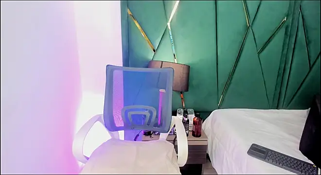 Snapshot of Tamara_Myller chatting on 11-07-25, 12:27 Tamara Myller online show from 11-07-25, 12:27