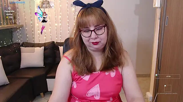 Snapshot of chloe_prg chatting on 11-24-25, 01:33 chloe prg online show from 11-24-25, 01:33