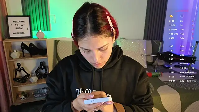 Fresita Rosita online show from 10-22-25, 12:27