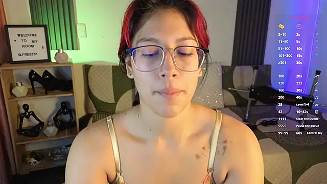 Fresita Rosita online show from 10-24-25, 12:23